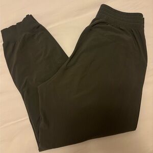 Lululemon Cropped Joggers